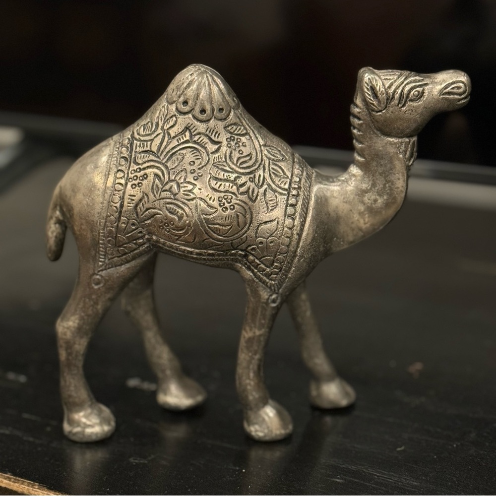 Vintage Brass CAMEL Solid Detailed Etching  Figurine Statue 7.5”x 6.4”